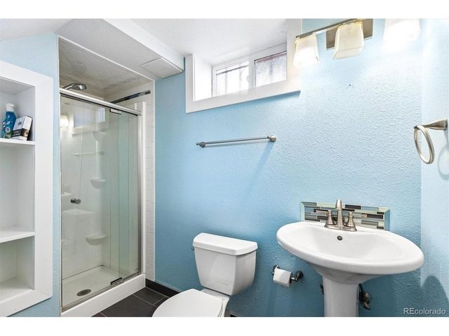 2233 Kenton St, Aurora, CO 80010