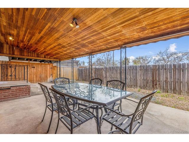 2233 Kenton St, Aurora, CO 80010