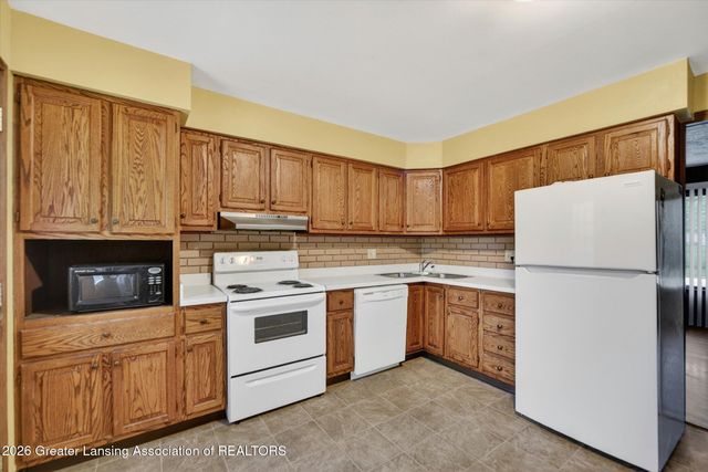 1712 Roselawn Avenue, Lansing, MI 48915