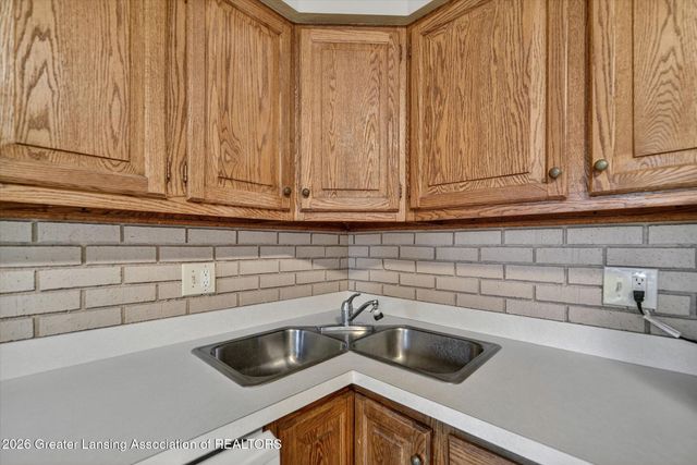 1712 Roselawn Avenue, Lansing, MI 48915