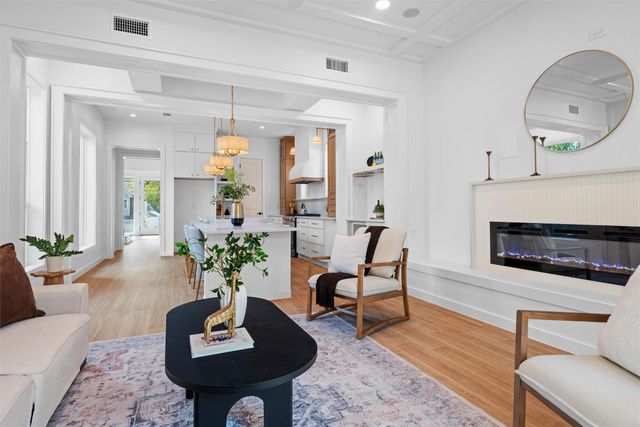 333 N Moore Street, Dallas, TX 75203