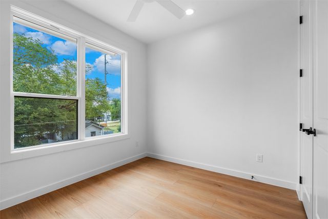 333 N Moore Street, Dallas, TX 75203