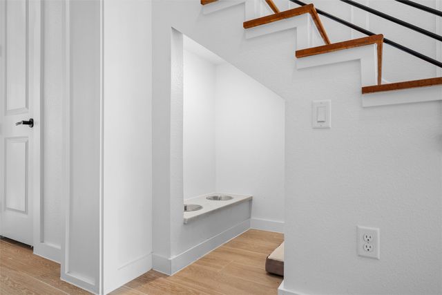 333 N Moore Street, Dallas, TX 75203