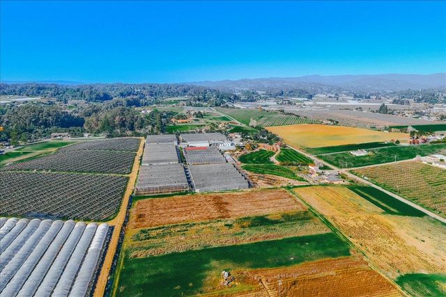 371 Calabasas Road, Watsonville, CA 95076