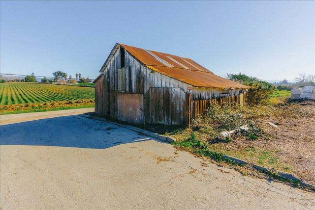 371 Calabasas Road, Watsonville, CA 95076