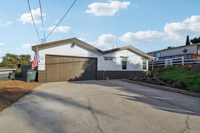 8735 Almond Road, Lakeside, CA 92040