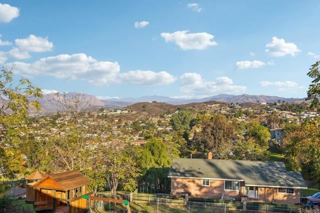 8735 Almond Road, Lakeside, CA 92040