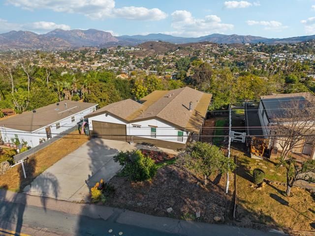 8735 Almond Road, Lakeside, CA 92040