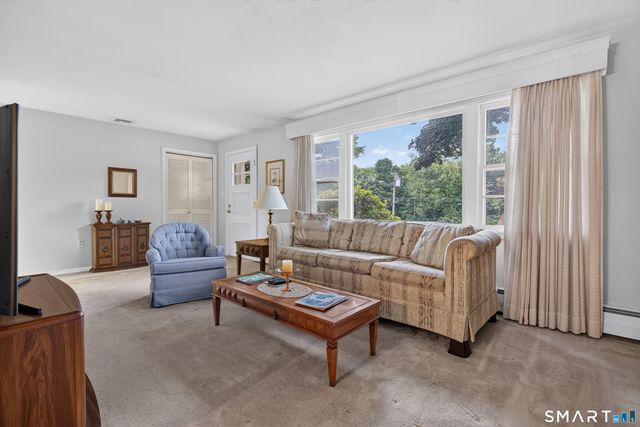 44 Roslyn Drive, Cheshire, CT 06410