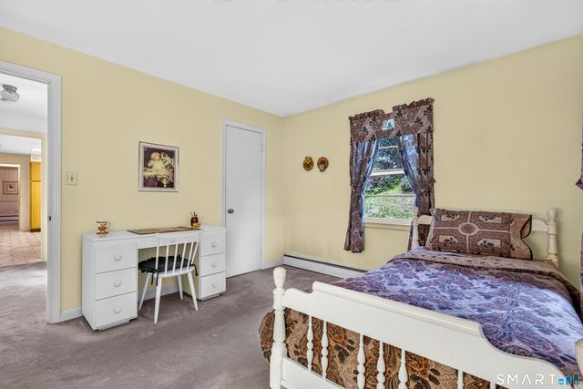 44 Roslyn Drive, Cheshire, CT 06410