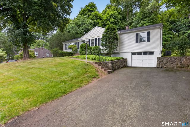 44 Roslyn Drive, Cheshire, CT 06410