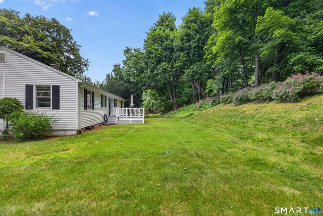 44 Roslyn Drive, Cheshire, CT 06410
