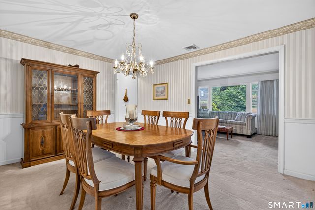 44 Roslyn Drive, Cheshire, CT 06410