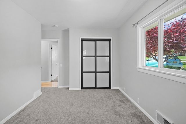 1605 Bridge Street NW, Grand Rapids, MI 49504
