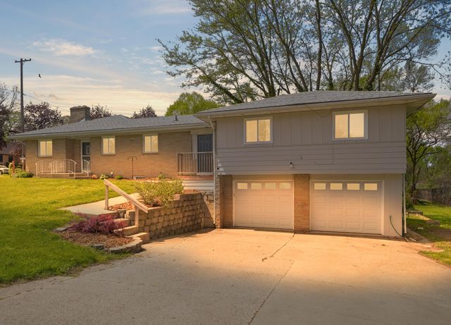 1605 Bridge Street NW, Grand Rapids, MI 49504