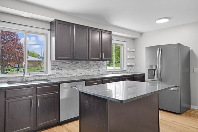 1605 Bridge Street NW, Grand Rapids, MI 49504