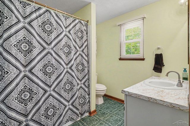831 Mayflower Drive, Saginaw, MI 48638