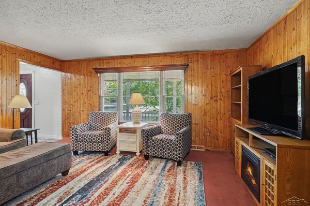 831 Mayflower Drive, Saginaw, MI 48638