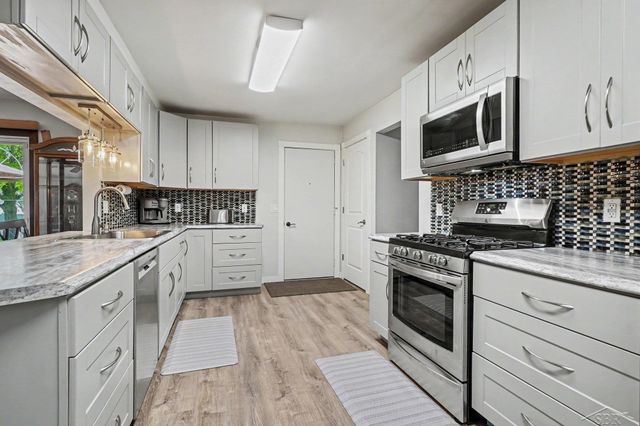 831 Mayflower Drive, Saginaw, MI 48638