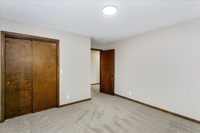 8425 E Mount Vernon St, Wichita, KS 67207