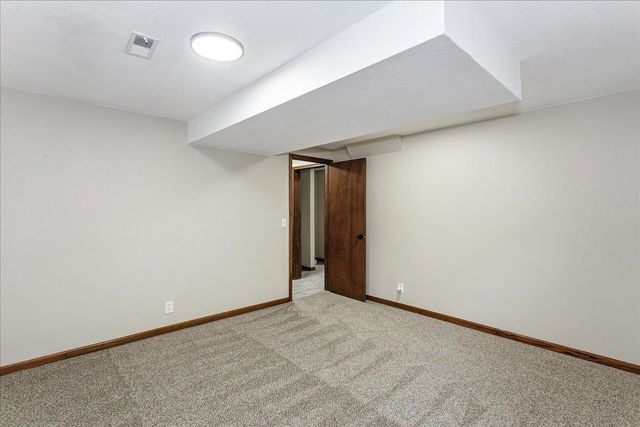 8425 E Mount Vernon St, Wichita, KS 67207