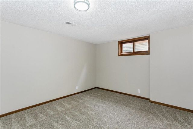 8425 E Mount Vernon St, Wichita, KS 67207