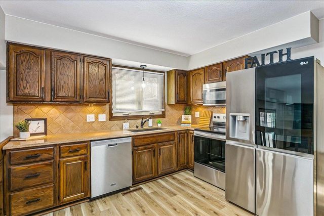 8425 E Mount Vernon St, Wichita, KS 67207