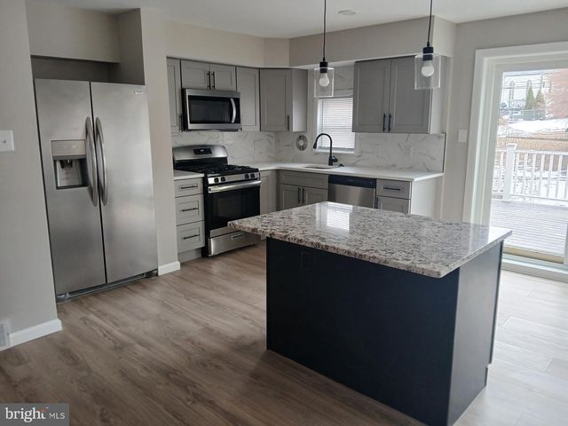 120 ABBEY TER, Drexel Hill, PA 19026