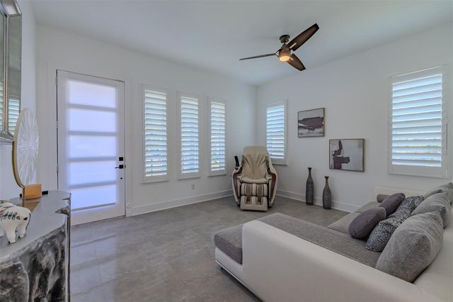 5002 W IDAHO STREET, Tampa, FL 33616