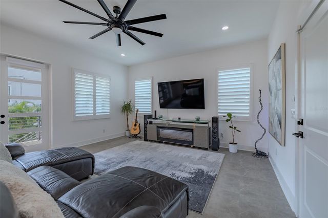 5002 W IDAHO STREET, Tampa, FL 33616