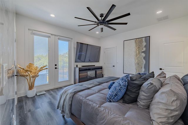 5002 W IDAHO STREET, Tampa, FL 33616