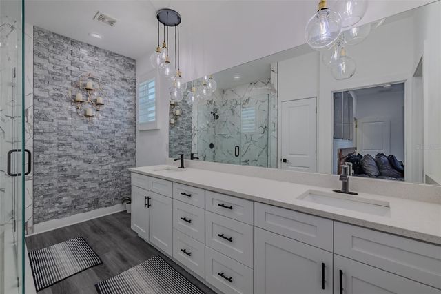 5002 W IDAHO STREET, Tampa, FL 33616