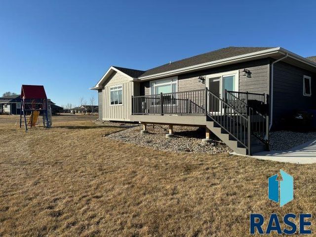 2201 Dean Dr Drive, Mitchell, SD 57301