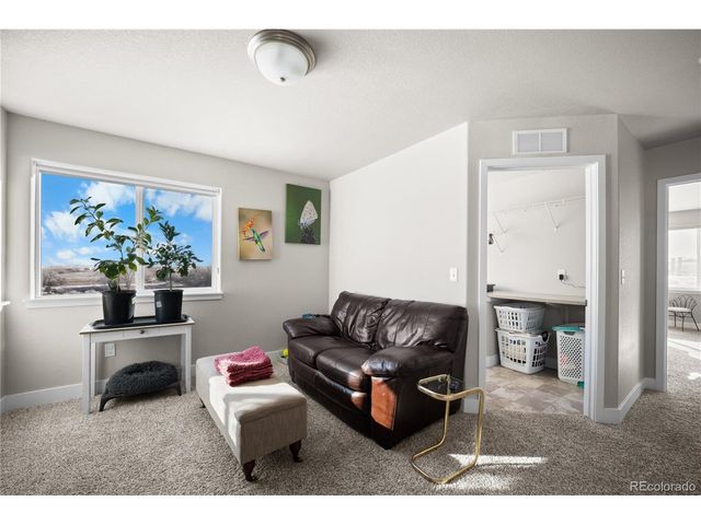 4272 Scenic Ln, Johnstown, CO 80534