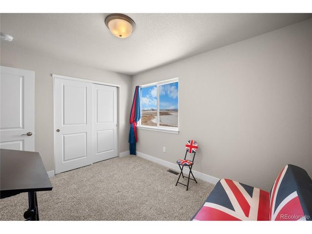 4272 Scenic Ln, Johnstown, CO 80534