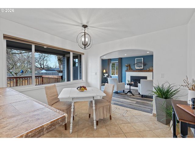 900 N WILLIAMS St, Newberg, OR 97132