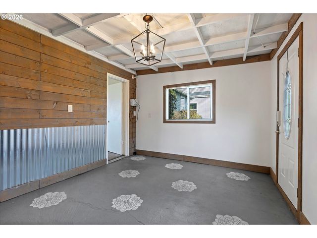 900 N WILLIAMS St, Newberg, OR 97132