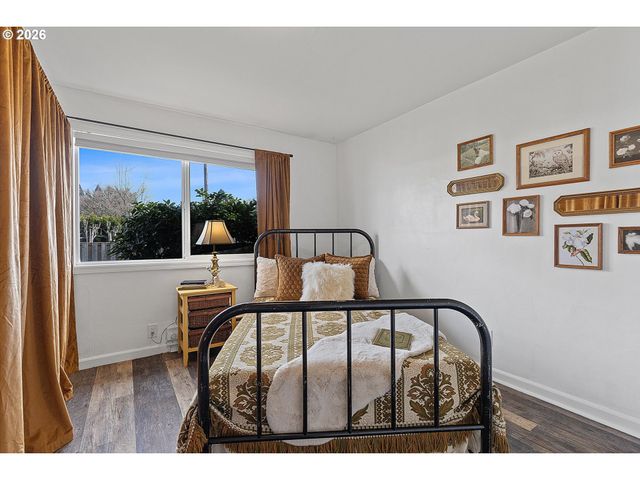 900 N WILLIAMS St, Newberg, OR 97132