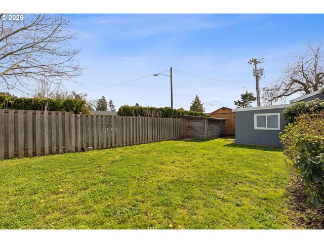 900 N WILLIAMS St, Newberg, OR 97132