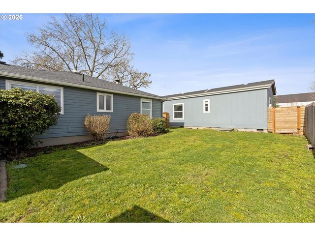 900 N WILLIAMS St, Newberg, OR 97132