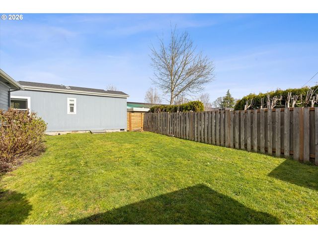 900 N WILLIAMS St, Newberg, OR 97132