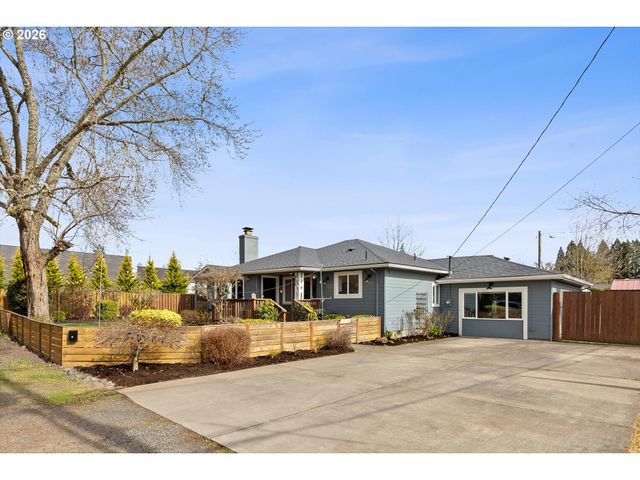 900 N WILLIAMS St, Newberg, OR 97132