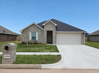 2512 Kathleens Crossing, Yukon, OK 73099