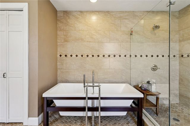 4232 Sherrod St, Lawrenceville, PA 15201