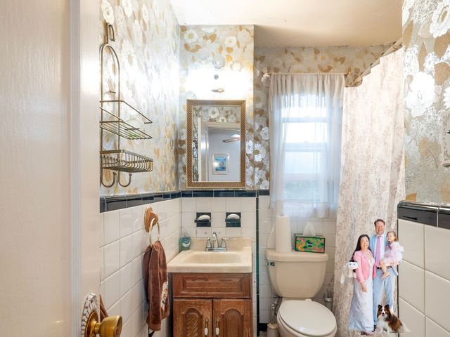 58-04 206TH Street, New York City, NY 11364