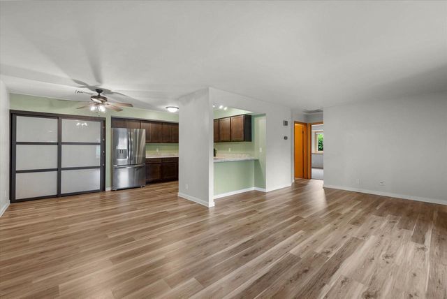 2116 Woodburn ROAD #B, Waukesha, WI 53188