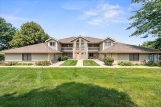 2116 Woodburn ROAD #B, Waukesha, WI 53188