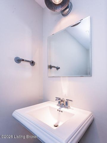 5113 Middlesex Dr, Louisville, KY 40245