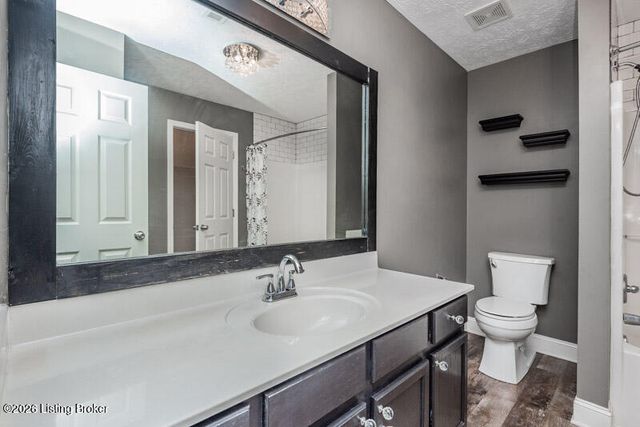 5113 Middlesex Dr, Louisville, KY 40245