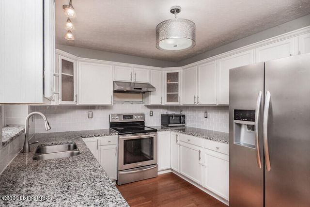 5113 Middlesex Dr, Louisville, KY 40245